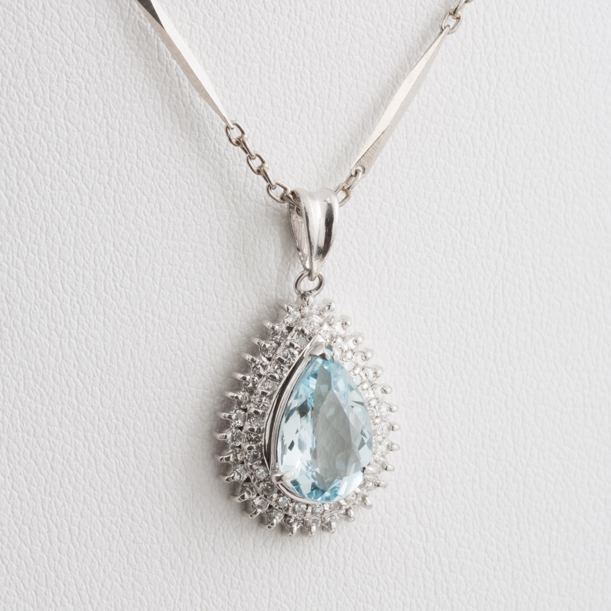 Platinum Necklace with Diamonds and 