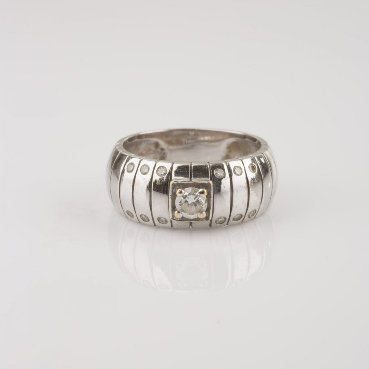 White Gold Diamonds Ring - Image 11
