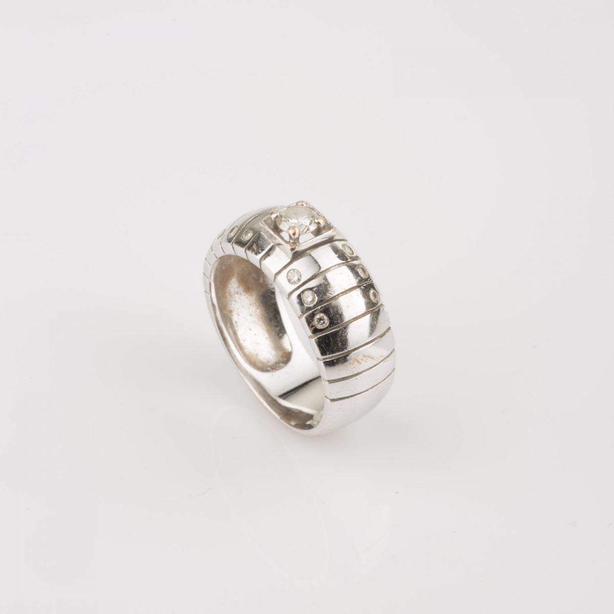 White Gold Diamonds Ring - Image 3