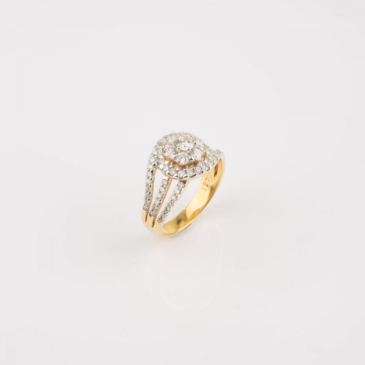 Diamond Cluster Gold Ring - Image 4