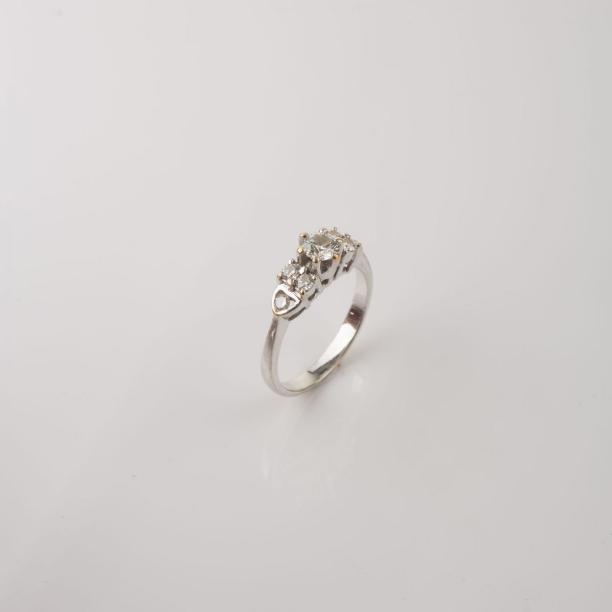 White Gold Diamonds Ring - Image 10