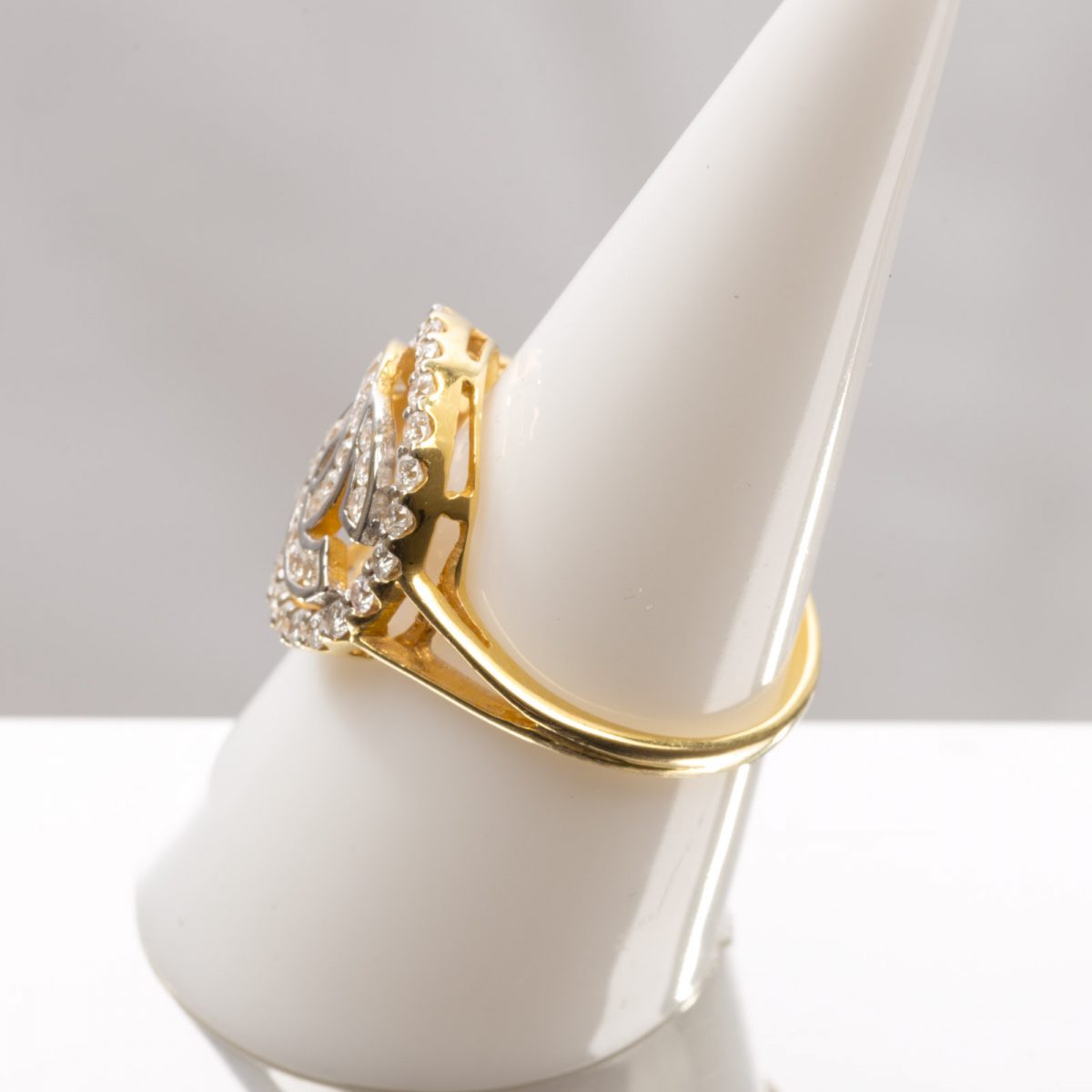 Gold Ring with Diamonds - Image 4