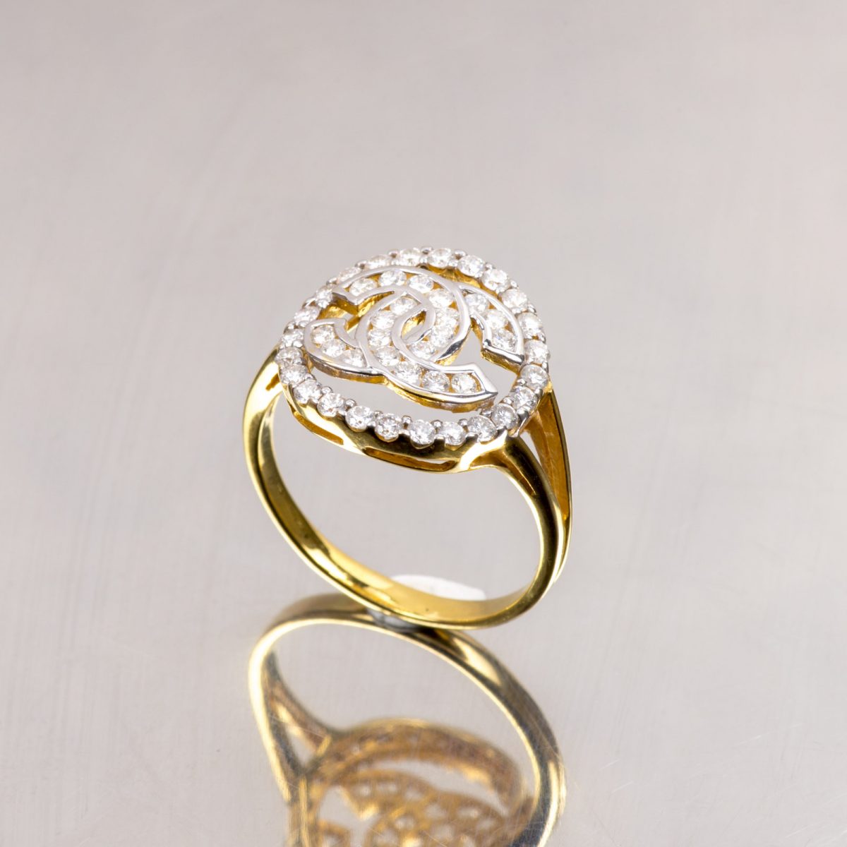 Gold Ring with Diamonds - Image 12