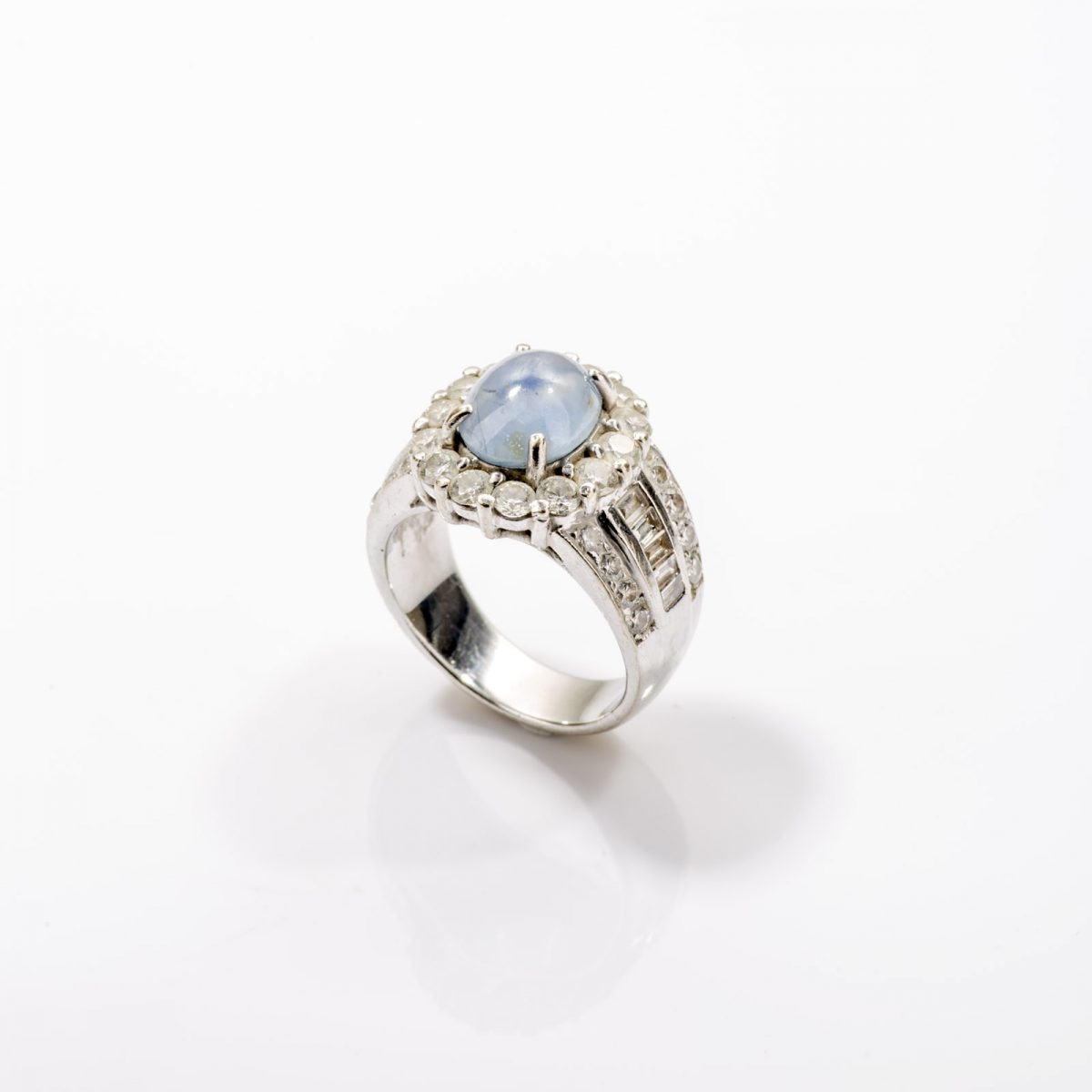 White Gold Diamonds and Sapphire Ring - Image 12