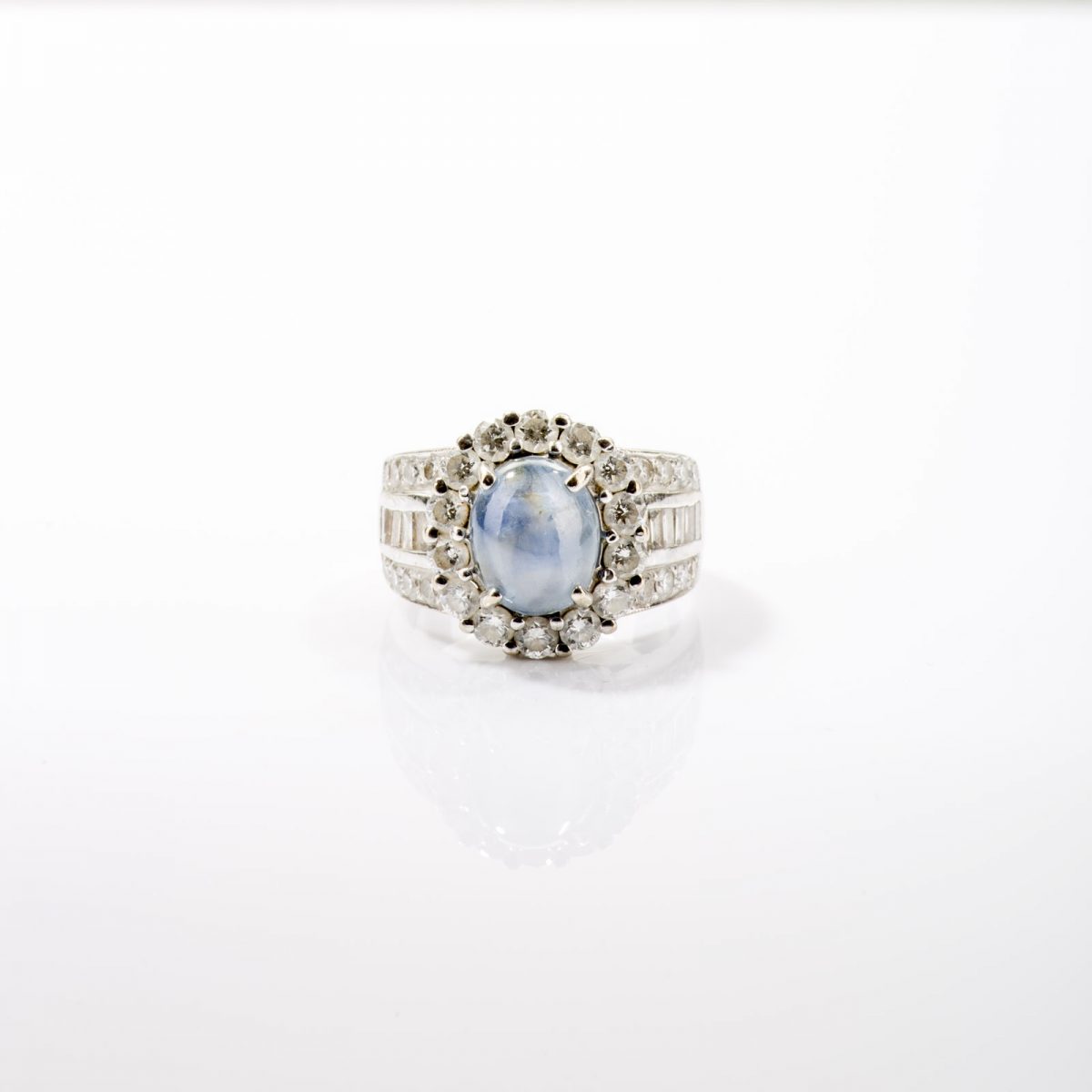White Gold Diamonds and Sapphire Ring - Image 9