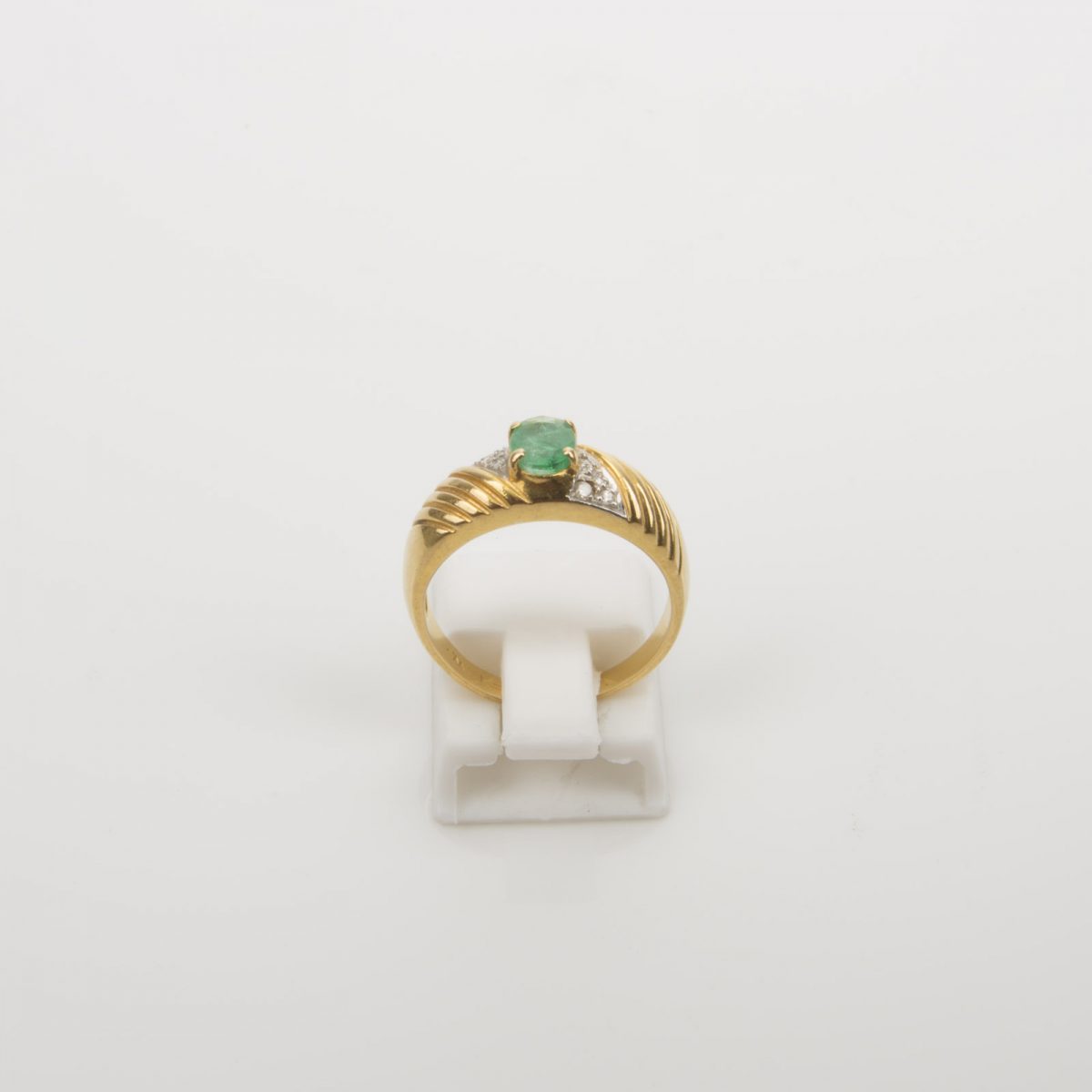 Gold Diamonds Ring with Emerald - Image 7