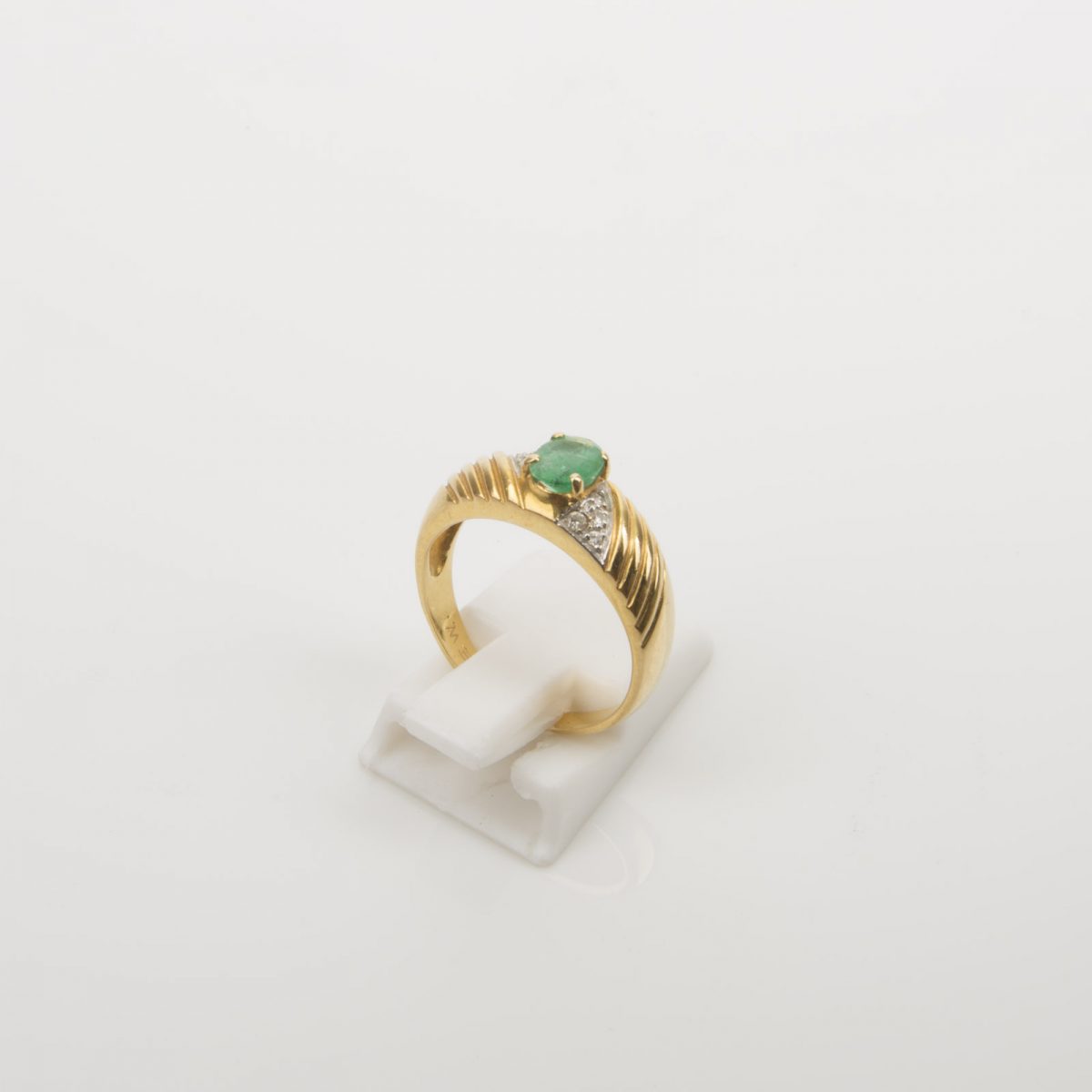 Gold Diamonds Ring with Emerald - Image 6