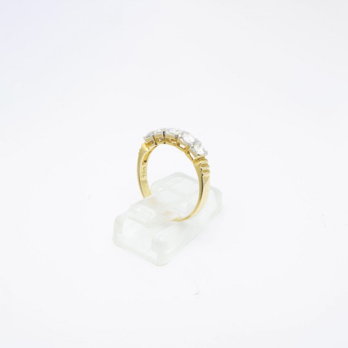 18K Gold Ring with Diamonds - Image 8