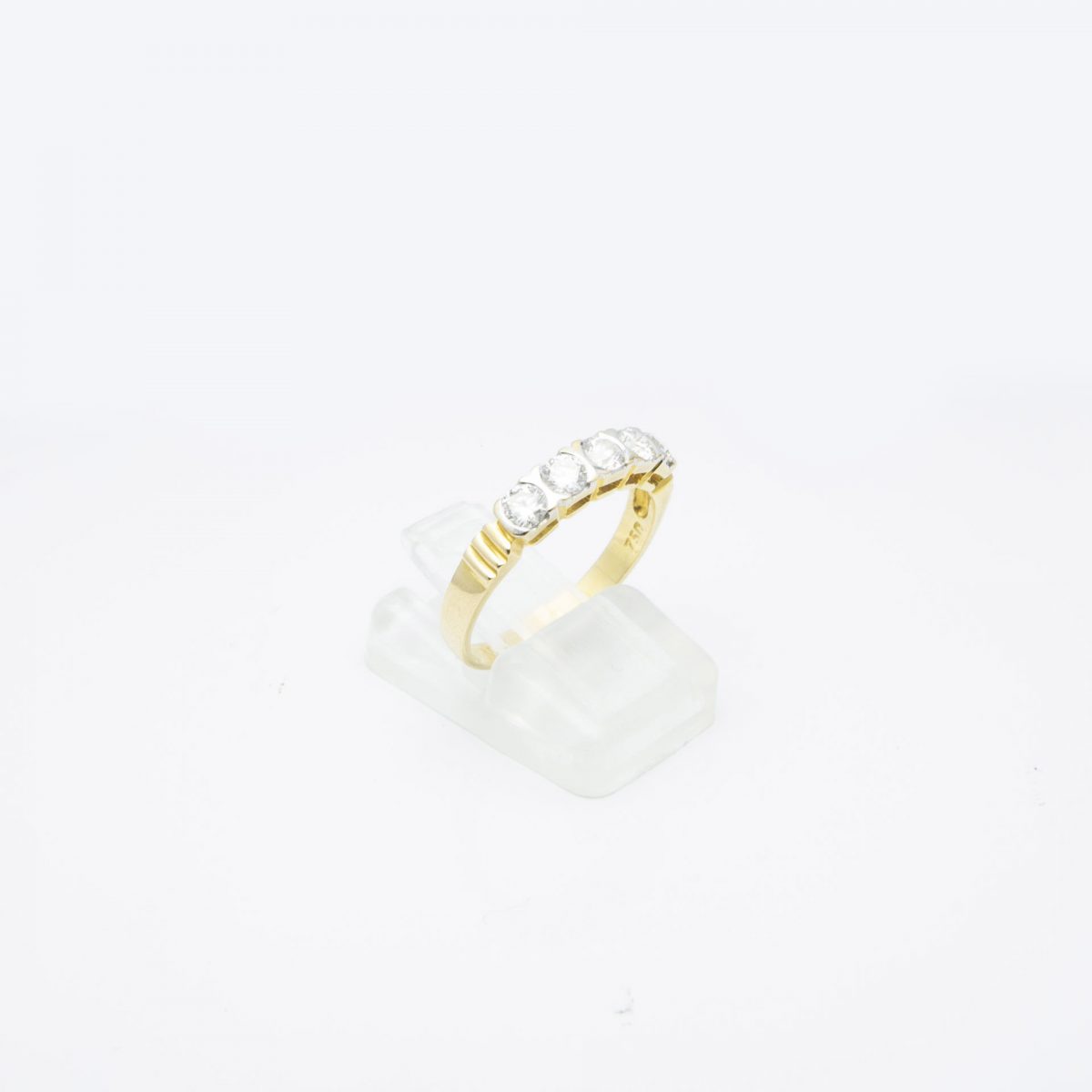 18K Gold Ring with Diamonds - Image 10