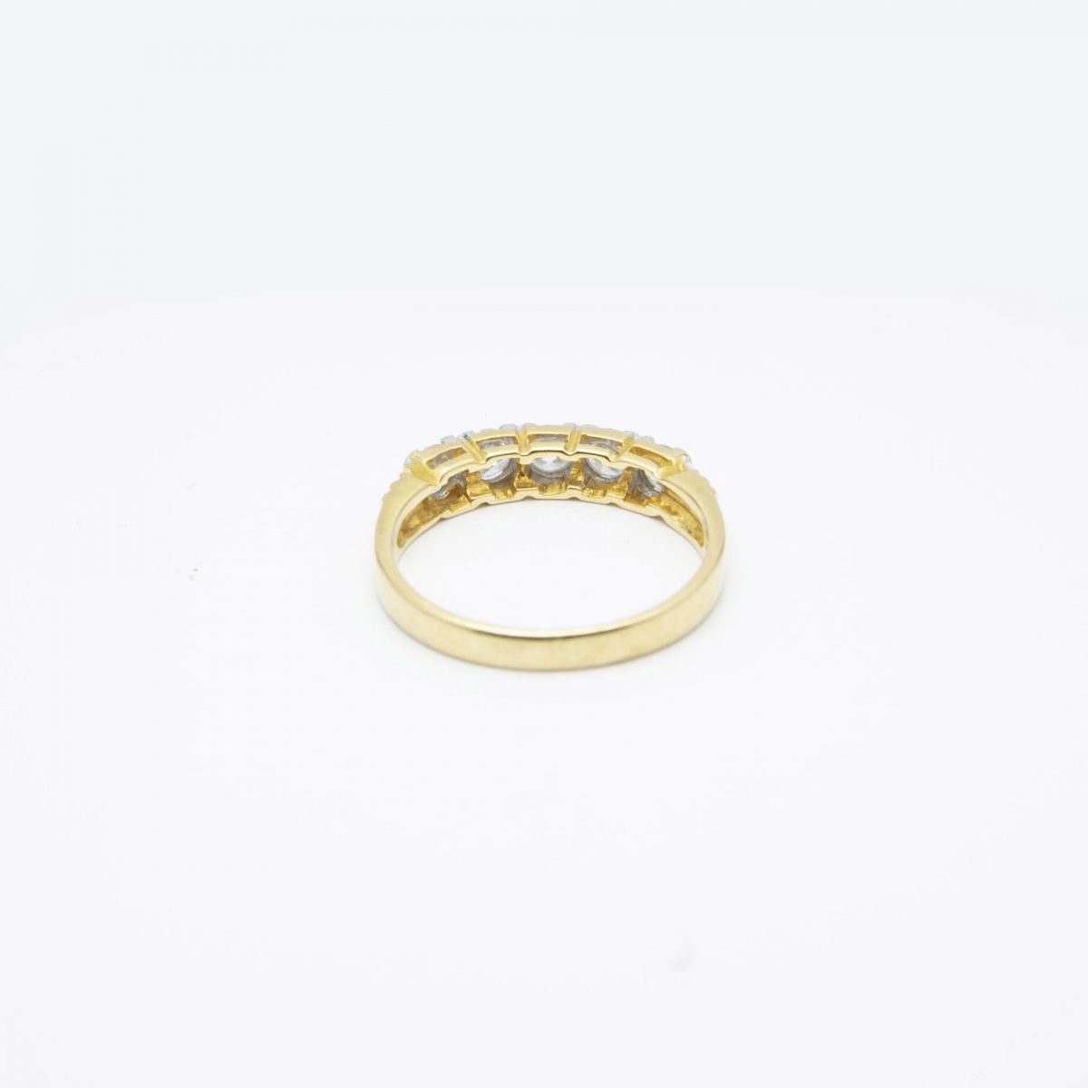 18K Gold Ring with Diamonds - Image 11