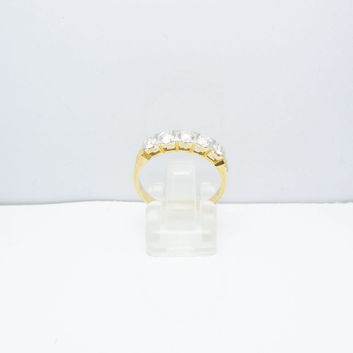 18K Gold Ring with Diamonds - Image 2