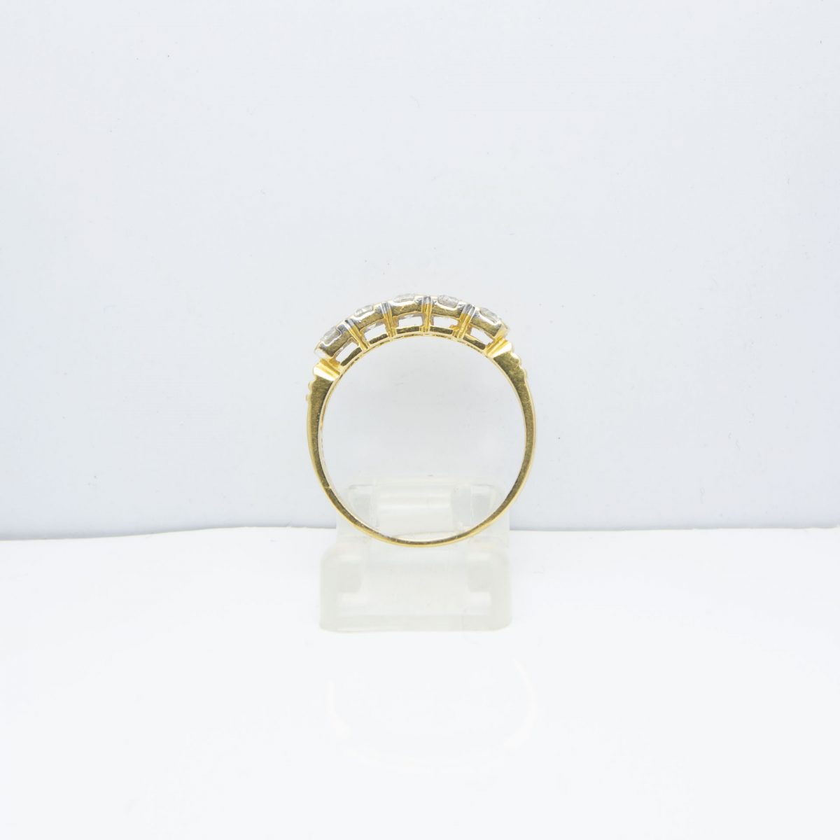 18K Gold Ring with Diamonds - Image 7