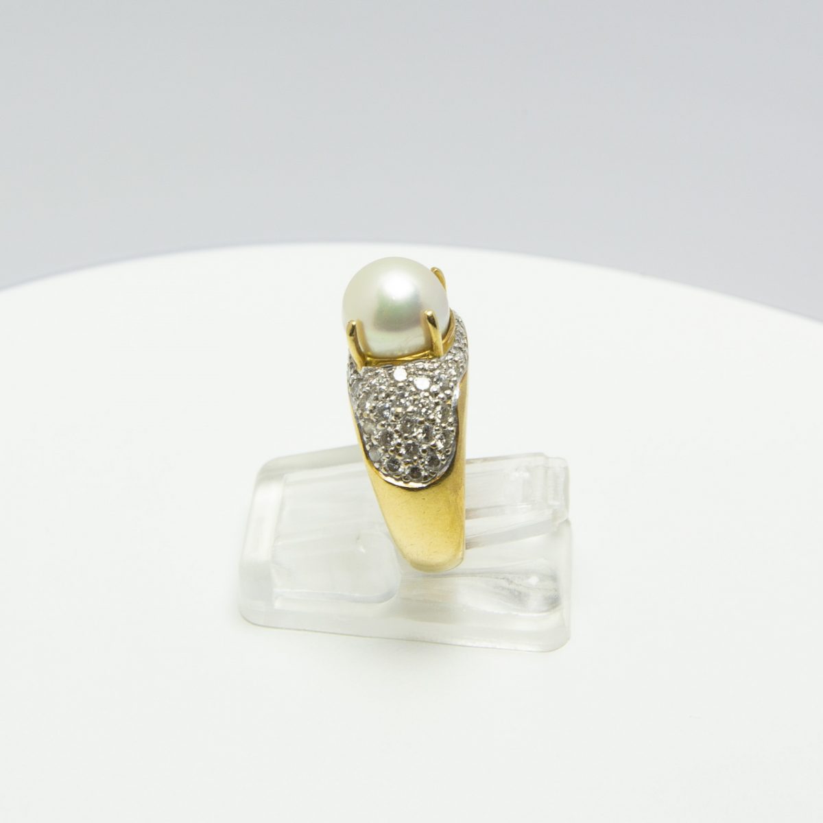 Gold Diamonds Ring with Pearl - Image 2