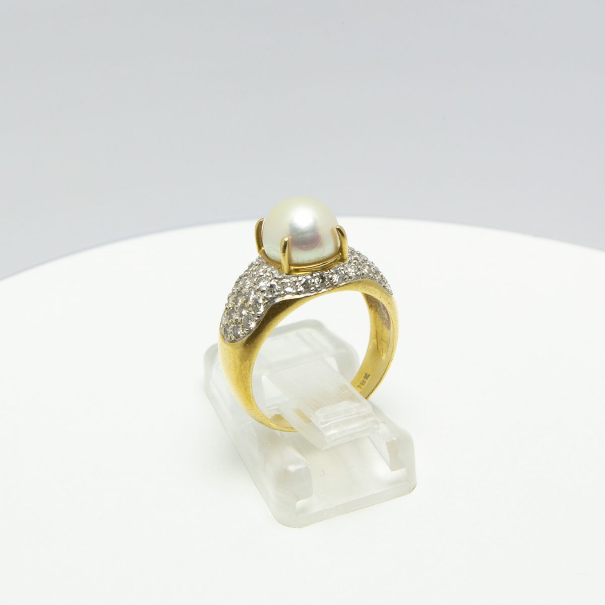 Gold Diamonds Ring with Pearl - Image 3