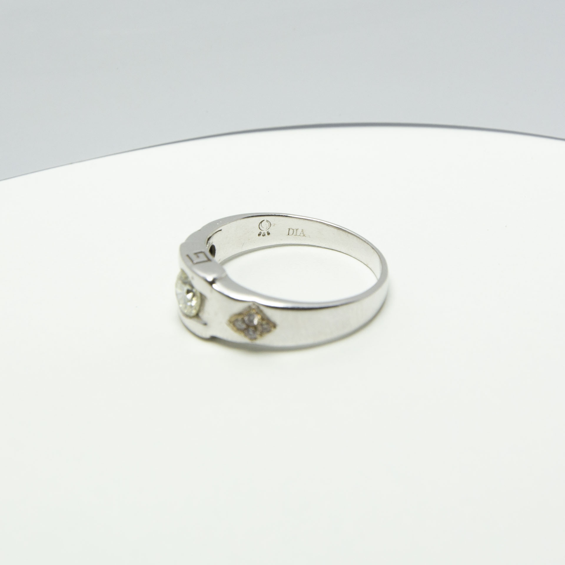 แหวนทองคำขาว 14K ประดับเพชร - Image 11