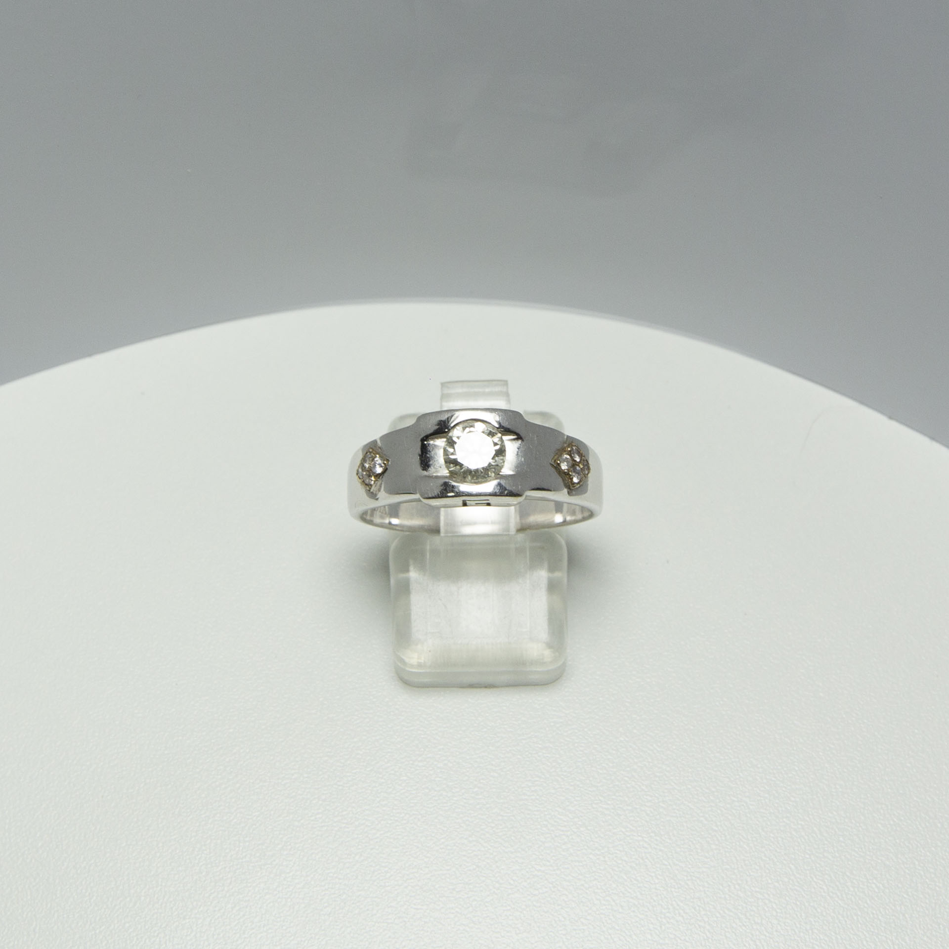 แหวนทองคำขาว 14K ประดับเพชร - Image 2