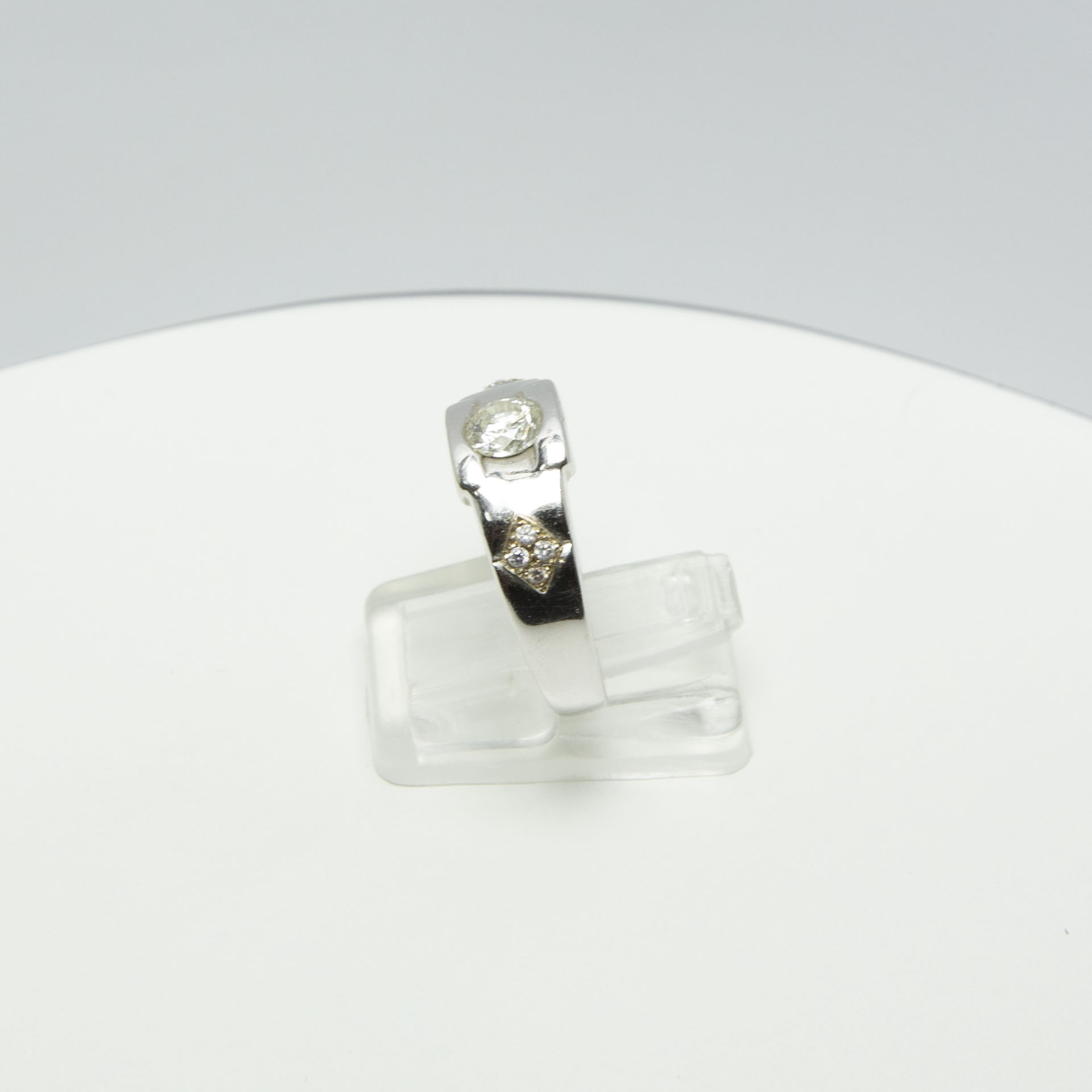 แหวนทองคำขาว 14K ประดับเพชร - Image 3