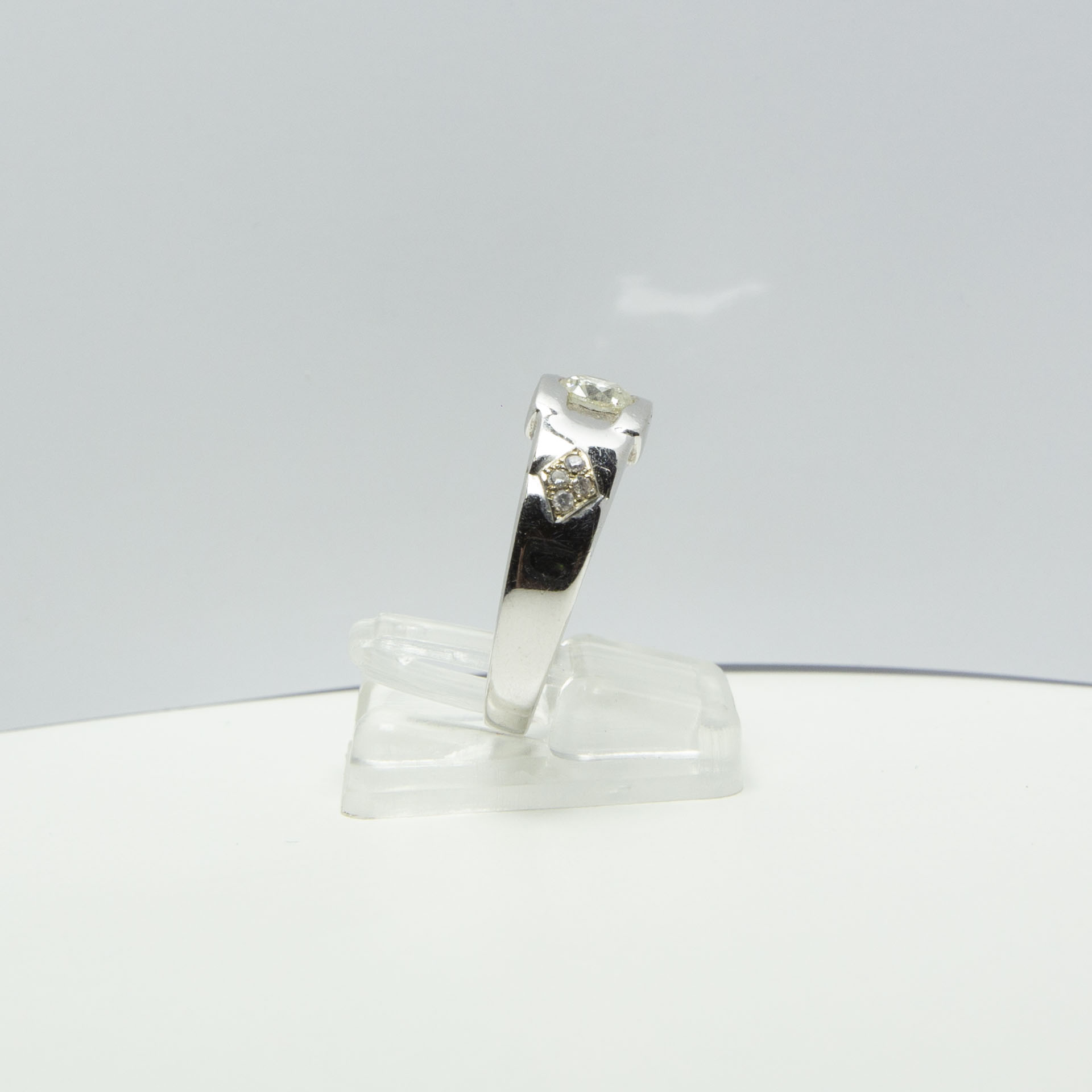 แหวนทองคำขาว 14K ประดับเพชร - Image 7