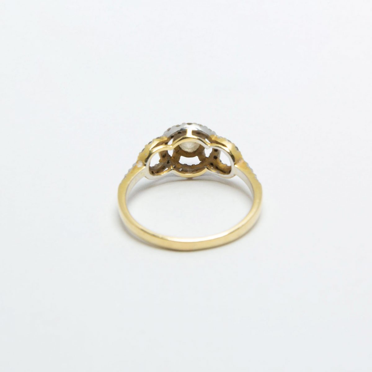 18K Gold Ring with Diamonds - Image 11