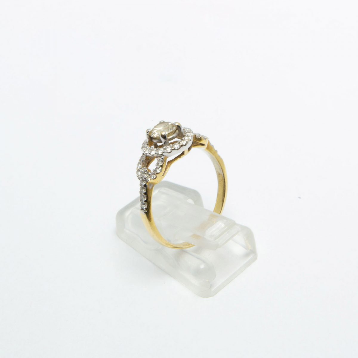 18K Gold Ring with Diamonds - Image 5